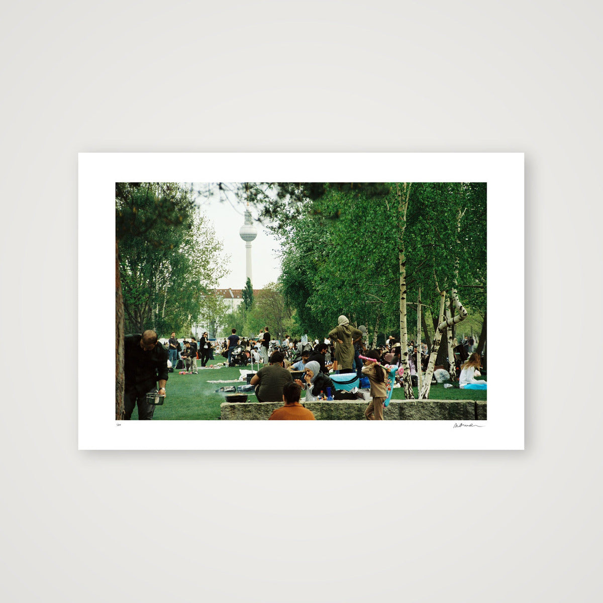 MAUER POWER — 45×30cm, 18×12" Print only